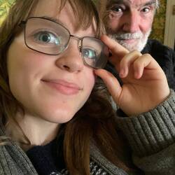 Je sais pas ce qui est le plus drôle entre les Big yeux de Ruby ou les Mini de Terry