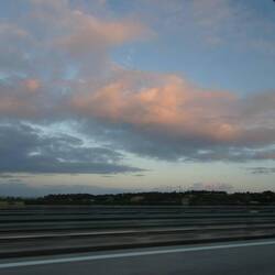 Prachtige ochtendwolken, het is licht!