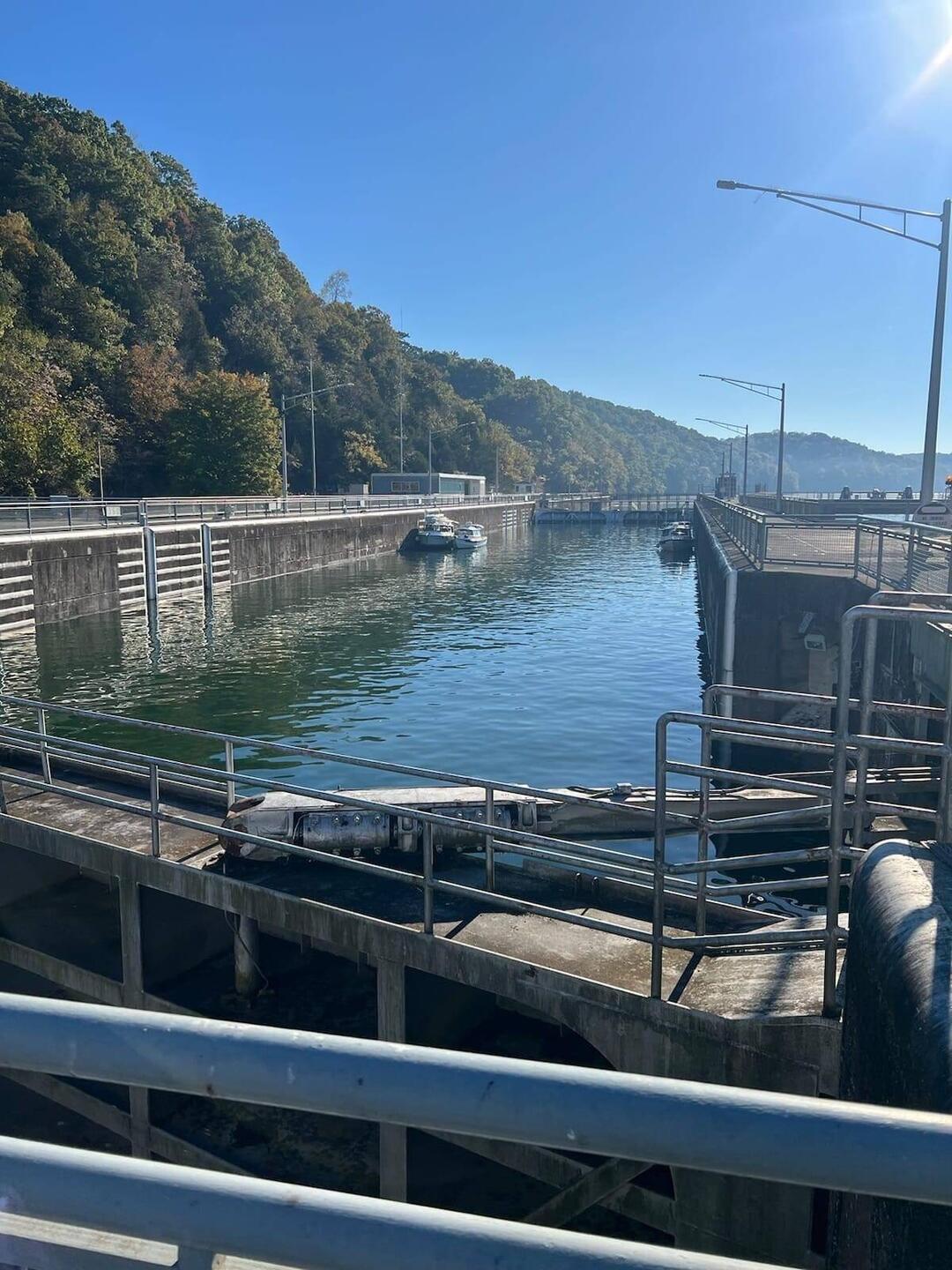 Mystery Girl, Sunbeam and C-Traveler in the Melton Hill lock