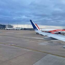 One hour wait on the tarmac because 4 no shows had checked in bags that had to be offloaded
