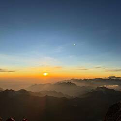 Sonnenaufgang bei fast 6000m 😍