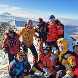 Unsere unglaublich tolle Gruppe ♥️ (2 fehlen, die schon auf dem Weg nach unten waren)
