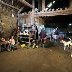 Wände und Boden aus Lehm