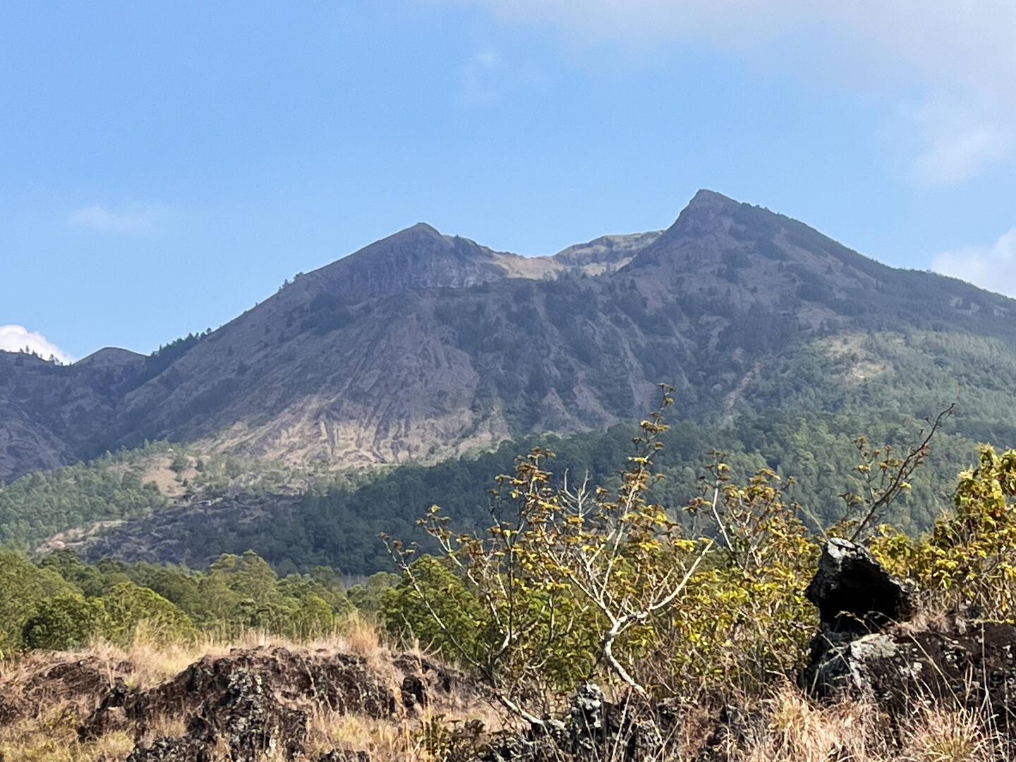 Batur - auch Fest in touristischer Hand, die Leute kommen von ganz Bali nachts hier angekarrt