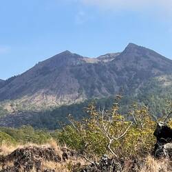 Batur - auch Fest in touristischer Hand, die Leute kommen von ganz Bali nachts hier angekarrt