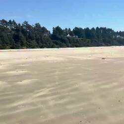 Bei Ebbe kann der Strand richtig breit werden.