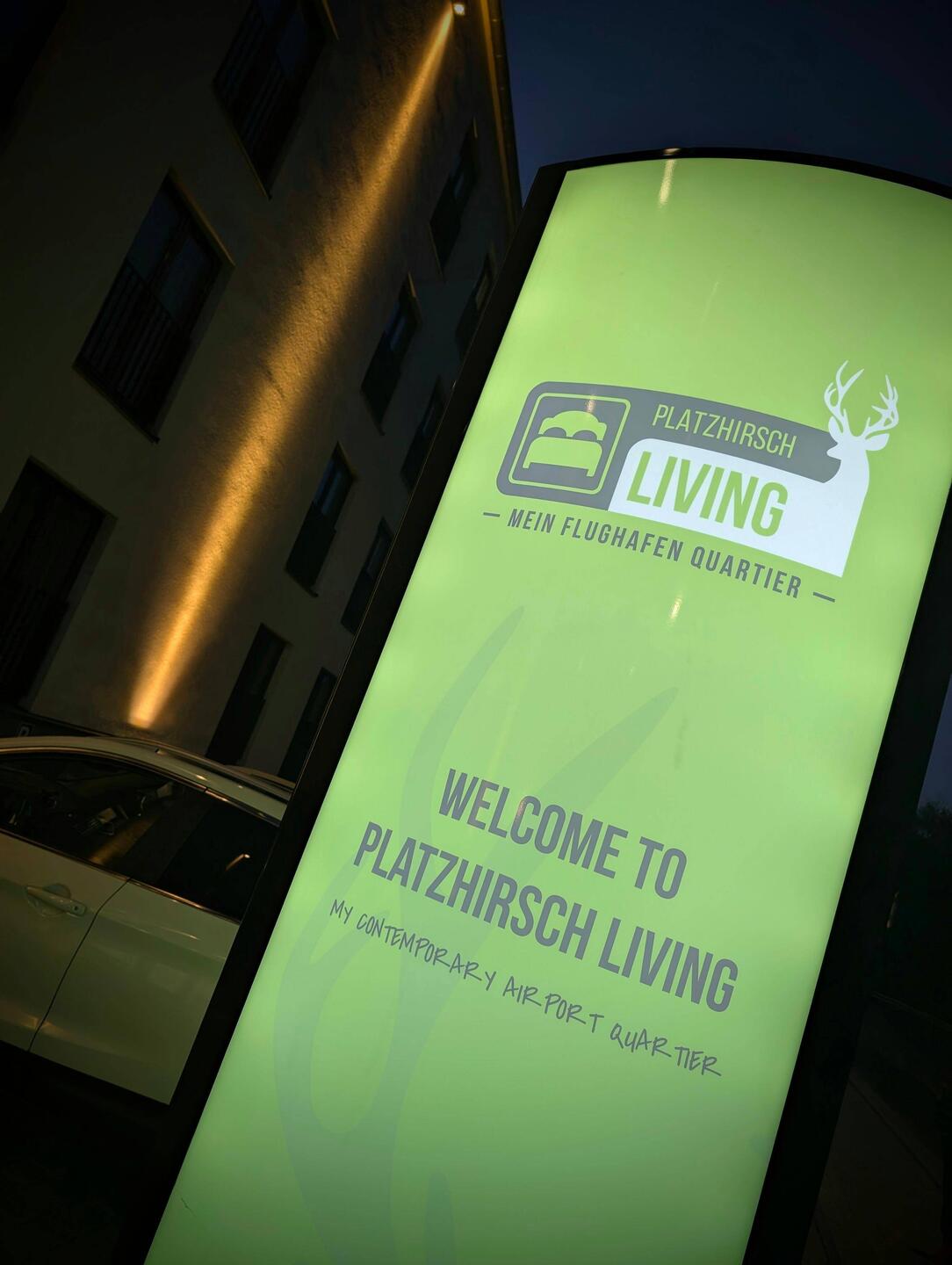 Platzhirsch Hotel und Parkhaus in Kelsterbach