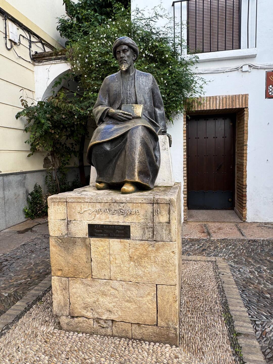 Estatua de Maimónides (Córdoba)