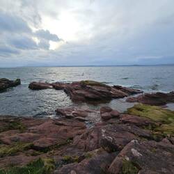 Pierre parfois bien rouge!