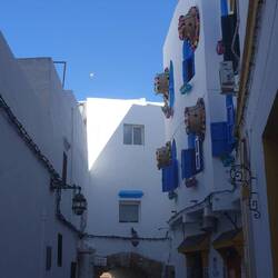 Diese weißen Gassen könnte man glatt mit denen aus Andalusien verwechseln
