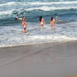 Not watching the 'tourists" at Broadbeech