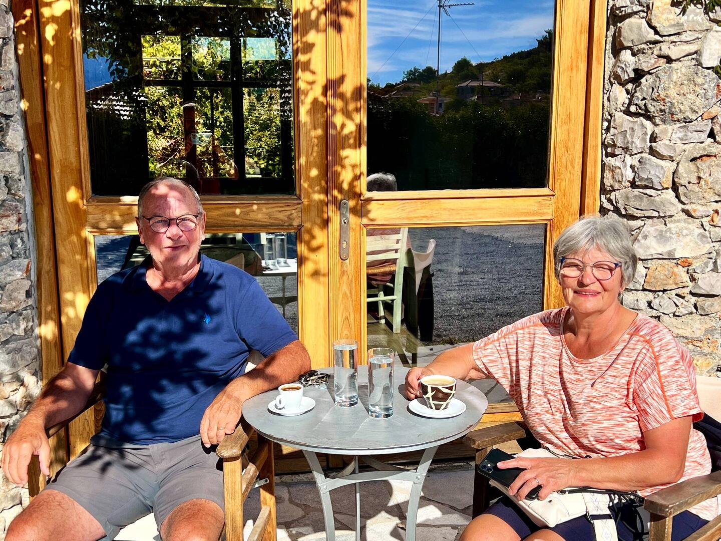 Kaffee in der Morgensonne