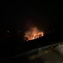 Der Berg brennt. Roden gehört zum abendlichen Ritual