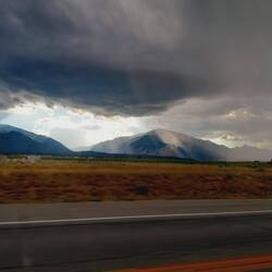Beeindruckende Regenwolken nordwestlich der US-285