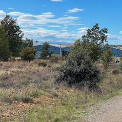 Im Hintergrund sieht man einen Berg. Da bin ich spätestens übermorgen!