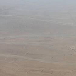 Viele Windräder in der Gobi