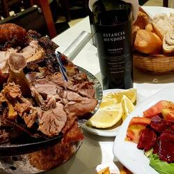 "Menu de asador" is a combination of types of meat, mainly mutton (70%). Very tender and juicy.