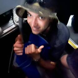 Dans les escaliers du bus