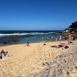 Habe dann hier etwas geplanscht, mit viel Ehrfurcht vor den Quallen