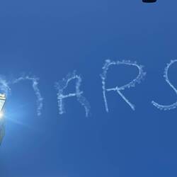 Da schreibt wer was in den Himmel