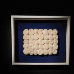 Piero Manzoni - Achrome. Batuffoli (1961)