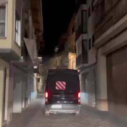 Wenn FJ fast die Balkone rasiert... oder sie ihn?