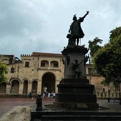 Estátua de Cristóbal Colón