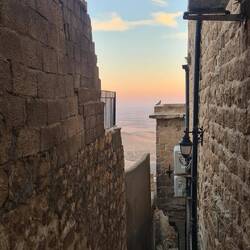 Endless little alleyways, felt very Assassin's Creed