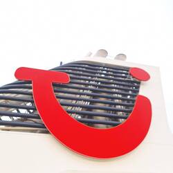 Hinterm Logo verstecken sich die Schornsteine