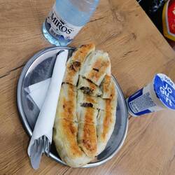 Nichts geht über einen Burek zum Frühstück.