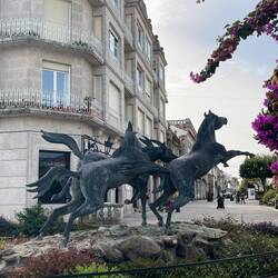 Love all the beautiful sculptures here