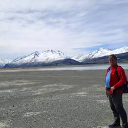 Lake Pukaki hat wenig Wasser, zur Stromerzeugung gibt es konstanten Abfluss