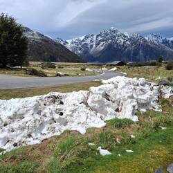 zu viel Schnee in Mount Cook Village