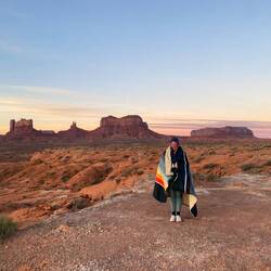 Kamerafrau in der Kälte