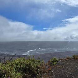 Die Dämpfe stammen noch vom Ausbruch September 2024