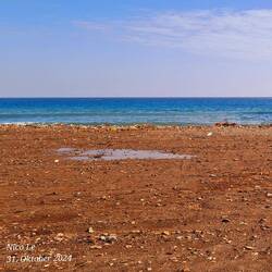 Sogar am Strand steht noch das Regenwasser!