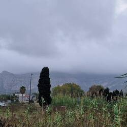 Auf dem Rückweg hängen die Wolken schon wieder tief.