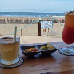 Cocktails mit Aussicht.