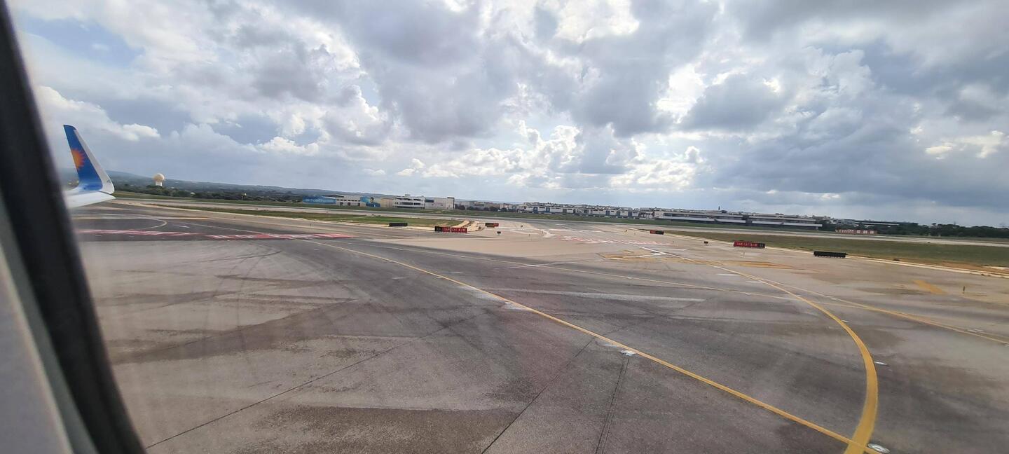 Taxiing to NE runway