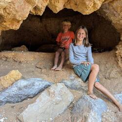 Sie lieben einfach Höhlen! 😂