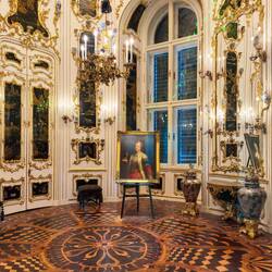 The Round Chinese Cabinet ... Schloss Schönbrunn — Vienna, Austria.
