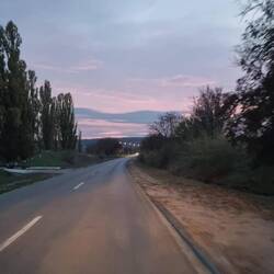 Dort bei der Beleuchtugn geht es wieder zurück nach Moldawien