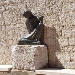 Der Künstler bleibt bei seiner Theorie vom Mandolinenspiel