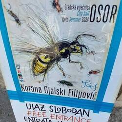 Wildes Geflügel - die Tochter vom Karrikaturisten stellte hier bewegte Insekten aus