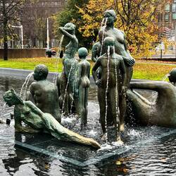 Interesting fountain out the front of the gallery