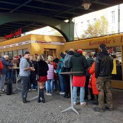 Anstellen für Currywurst!