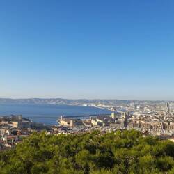 Der Blick vom Hügel Notre Dame