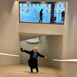 Descending to the exhibition spaces