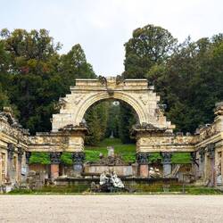 The Roman Ruins Fountain in the park ... Schloss Schönbrunn — Vienna, Austria.