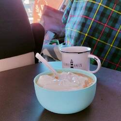 Frühstück auf der Raststätte im Camper - Strand scheint weit entfernt